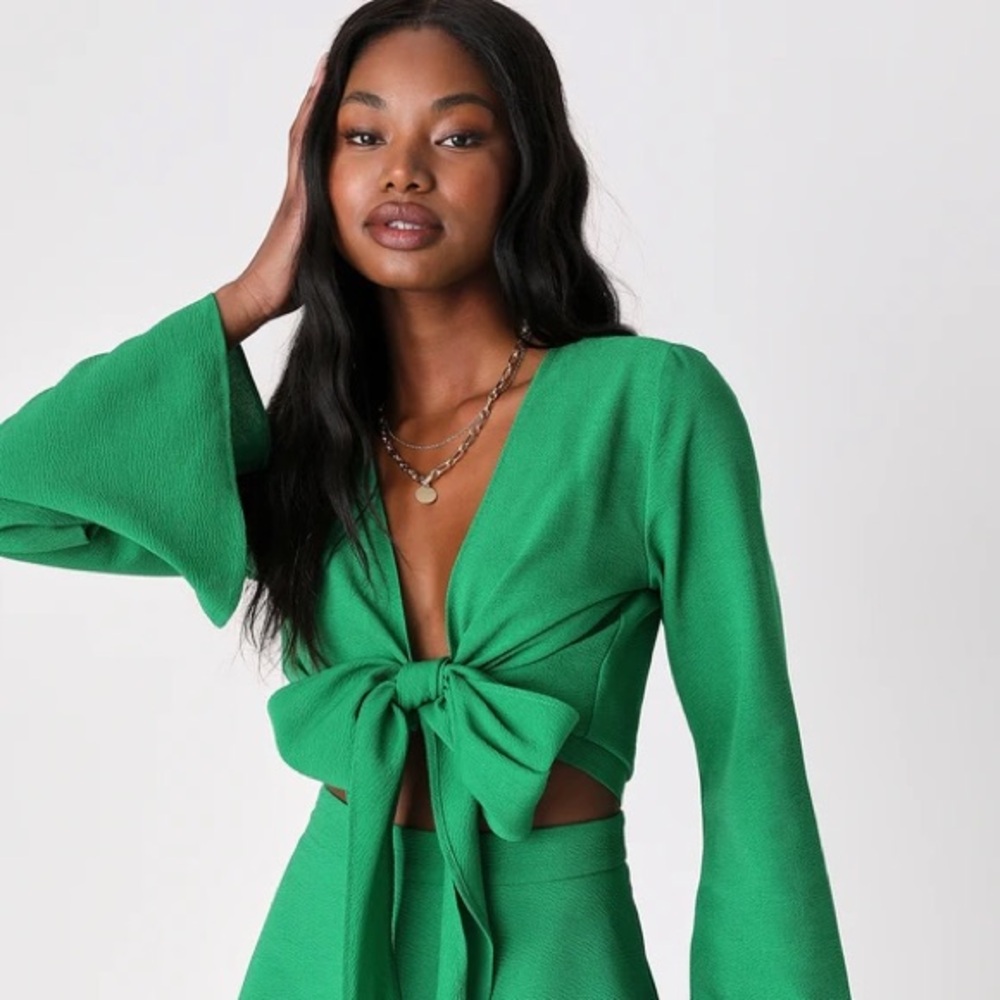 Lulus Carefree Season Green Tie-Front Long Sleeve Crop Top